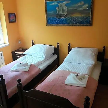 Midi Hostel