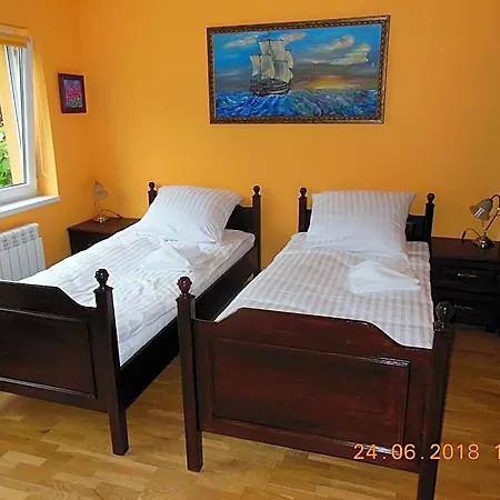 Hostel Midi